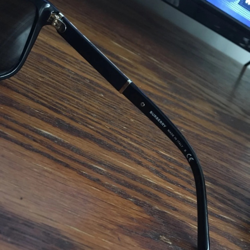 Men’s Burberry Sunglasses - Picture 6 of 9